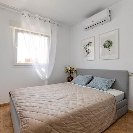 טורבייחה A Bright And Cozy Apartment Right Next To The Sea מראה חיצוני תמונה